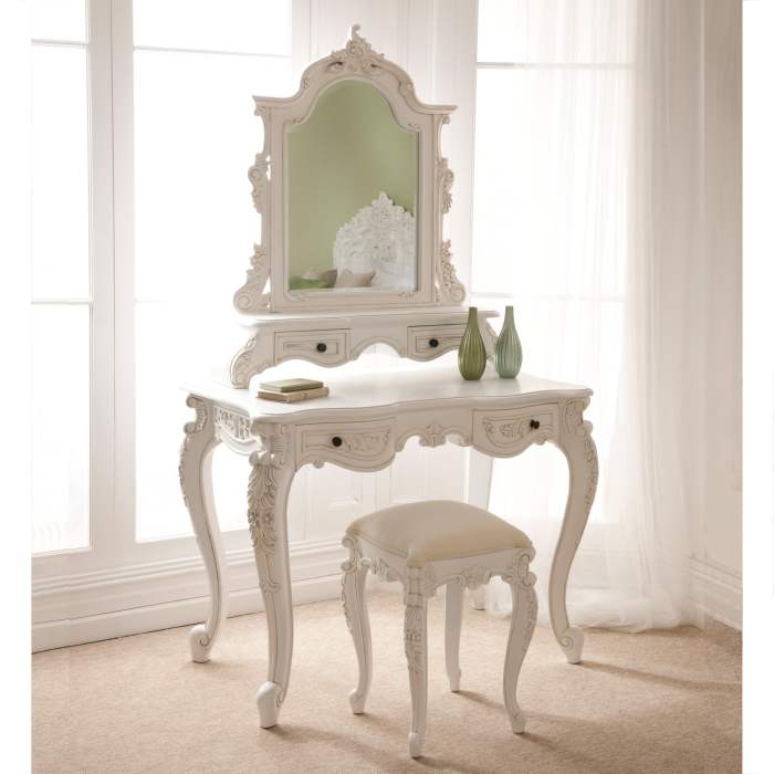 Dressing table french style